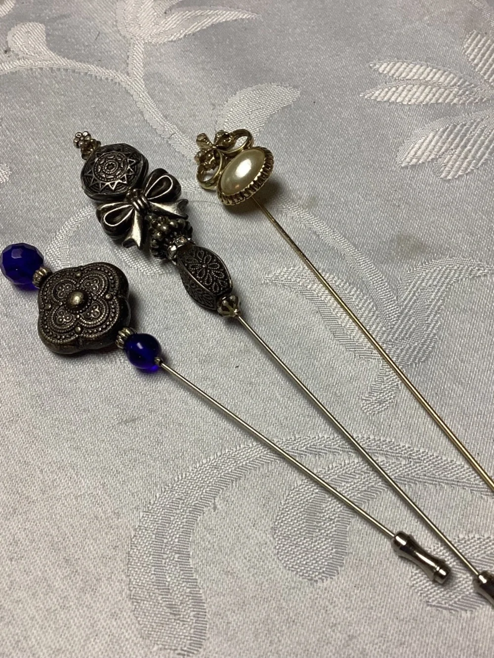 STICK PIN.  BROOCH. LOT HAT PIN. UNIQUE 3 TOTAL